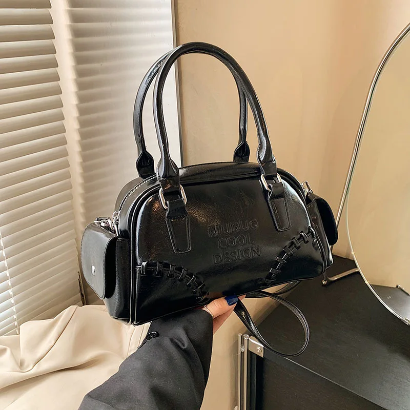 Korean version of fashionable women's bags, large-capacity shoulder bags, retro armpit bags, work commuter pillow bags