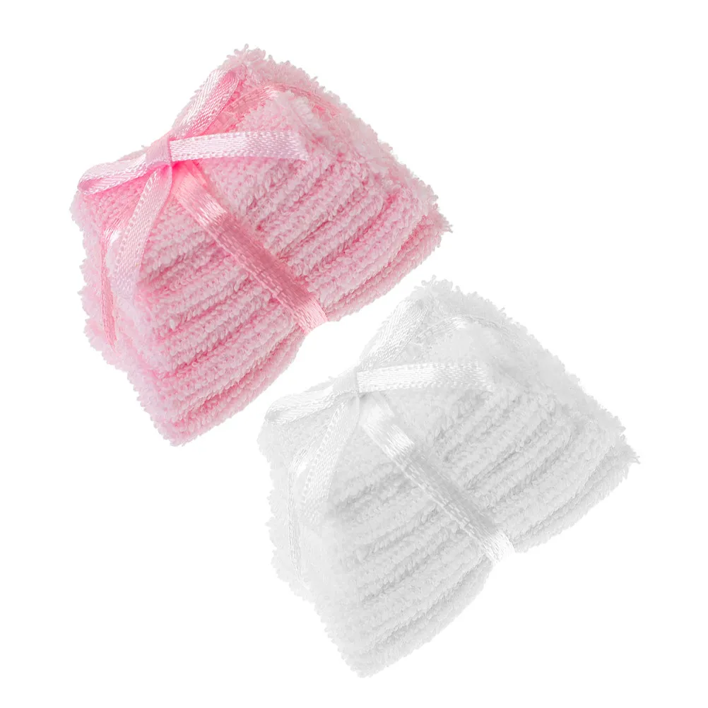 

2Pcs Miniature Dollhouse Bathroom Towels Set Compact Fabric Hand Towels for Miniature Bath Accessories Dollhouse Towel Set