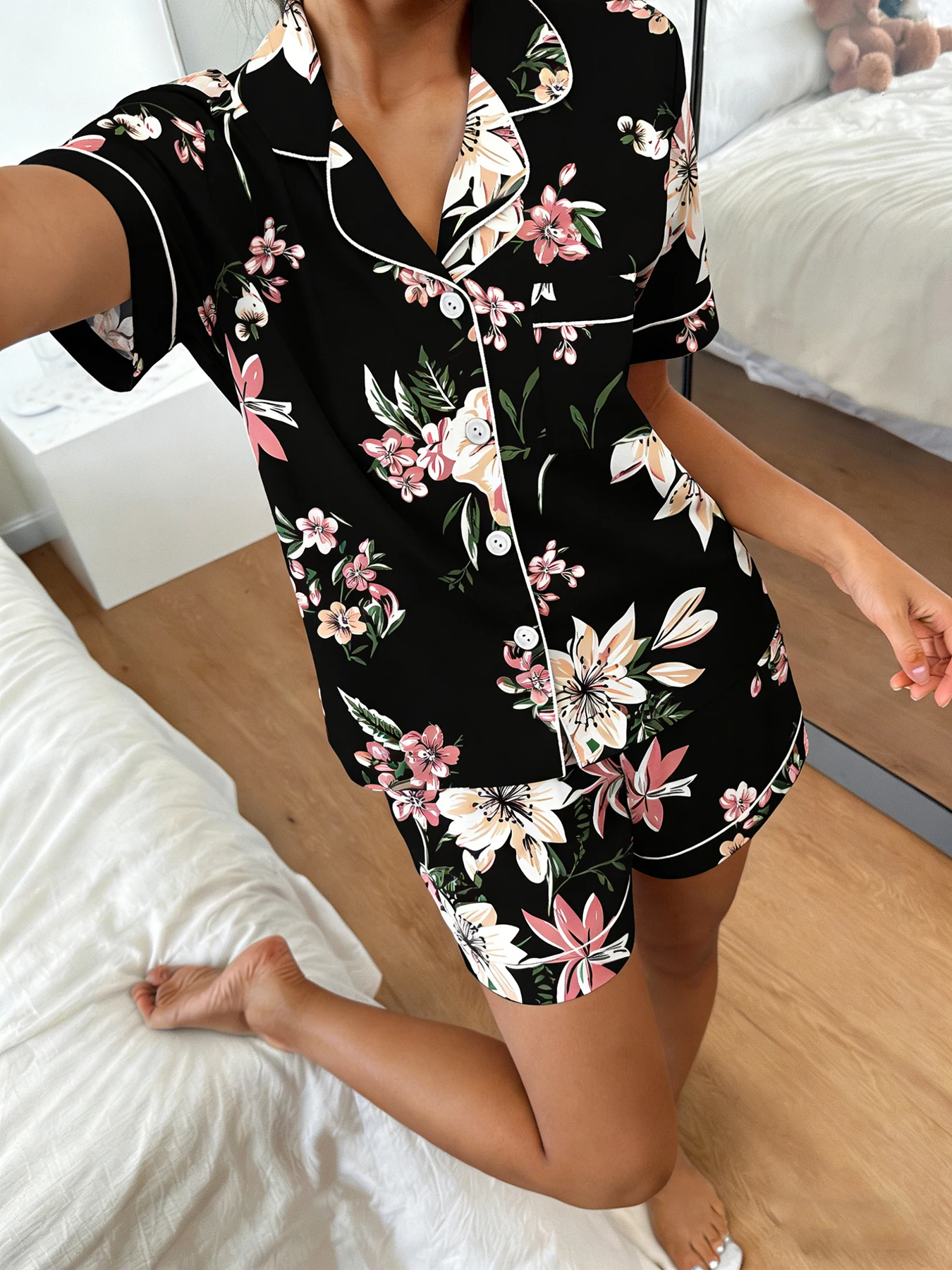 Women Pajamas Cardigan Lapel Short Sleeve Shorts 2 Piece Set Spring Summer Tropical Lily Floral Print Homewear Loungewear