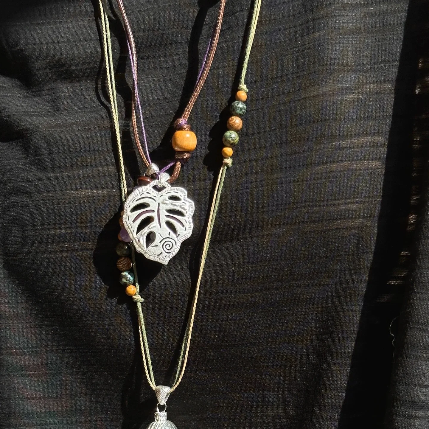 Withered Hollow Turtle Back Leaf Pendant Necklace, Female Sun Totem, Double-layer Braided Rope, Collarbone Chain
