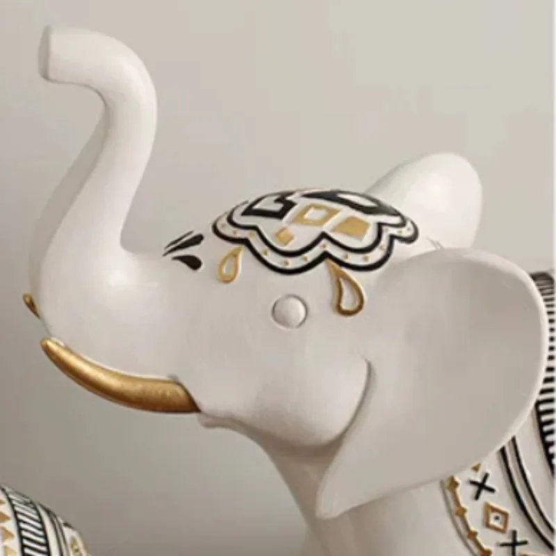 Elephant Miniatures Creative Luxury Resin Sculpture Miniatures Hand Painting Smooth Durable Statue Studyroom Decoration Crafts