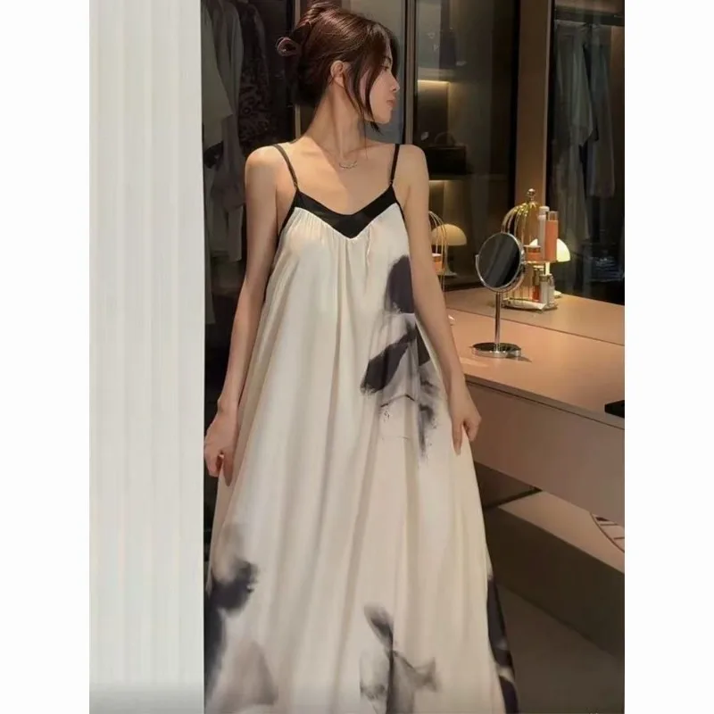 Summer Strapless Dress, Equipped with Bra Pads, Showcases The Feminine French Back, Loose and Casual