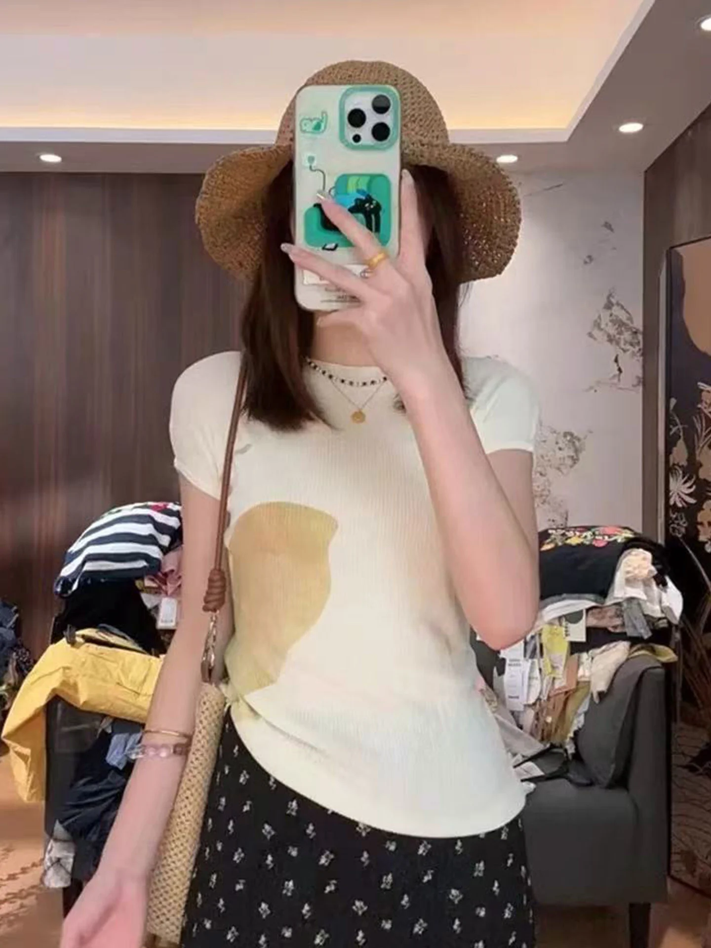 

Ele Print Ice Silk Knitted Top Slim Fit Korean Sle round Ne ort Sve Women's Faion Summer T-irt