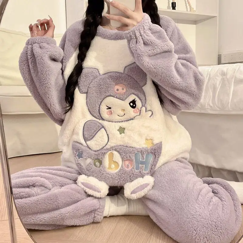 

Комплект женской пижамы Sanrio Kuromi с милым мультяшным принтом, из кораллового флиса, толстый, теплый, больших размеров, домашняя одежда для осени и зимы, уютная и комфортная ночная одежда