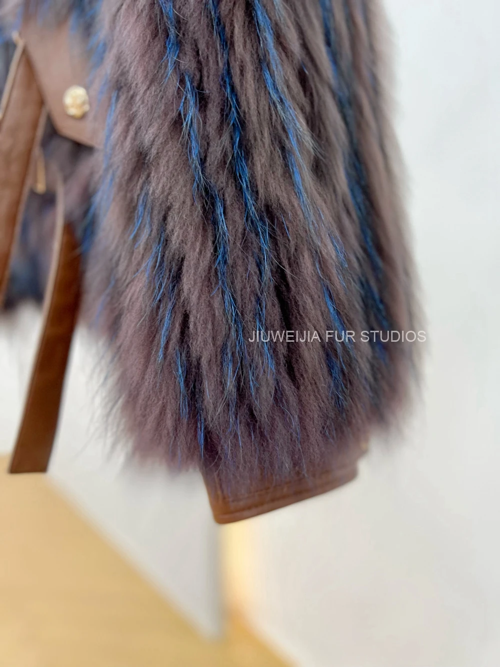 2026 Winter New Fur Strip Sewed Together Short Style Thin Raccoon Fur Fox Fur Coat Young Women's Coat