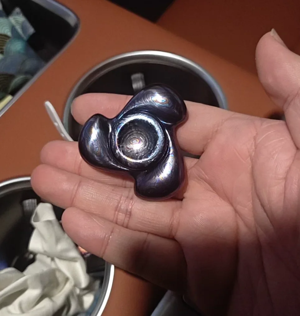 Used EDC Three-Leaf Dune zircuti spinner fidget decompression toy