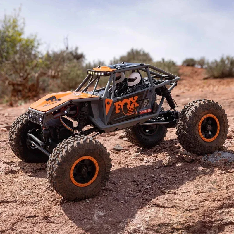 액시얼 뉴 V2 리틀 고트 1/18 시뮬레이션 스케일 클라이밍 카 Utb18 Capra 4wd 무제한 트레일 금속 변속기 플레이 가능