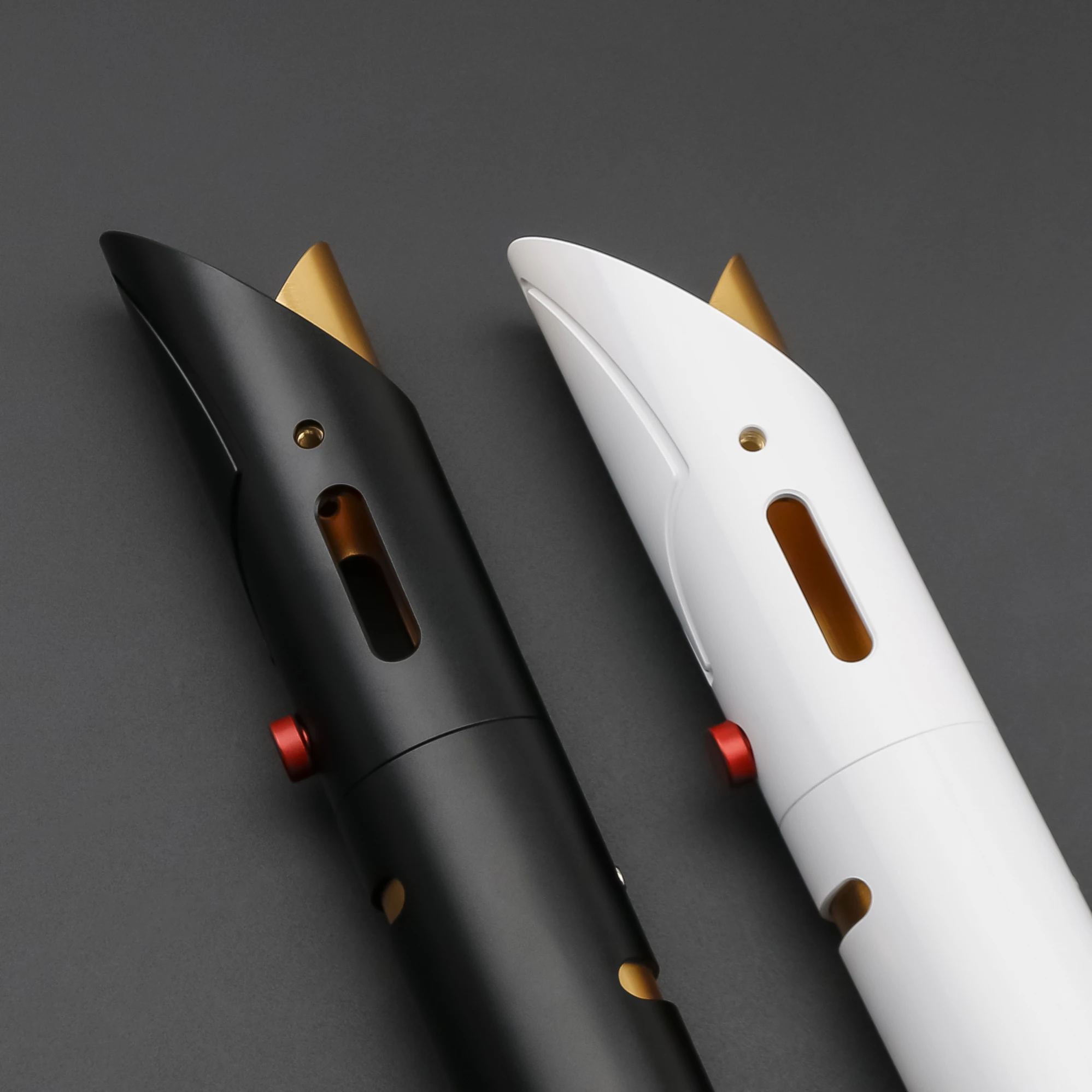 TXQSABER المبارزة الثقيلة السلس سوينغ السيف الضوئي بلوتوث App التحكم الليزر السيف مقبض معدني Jedi الاطفال اللعب معبد الحرس SE