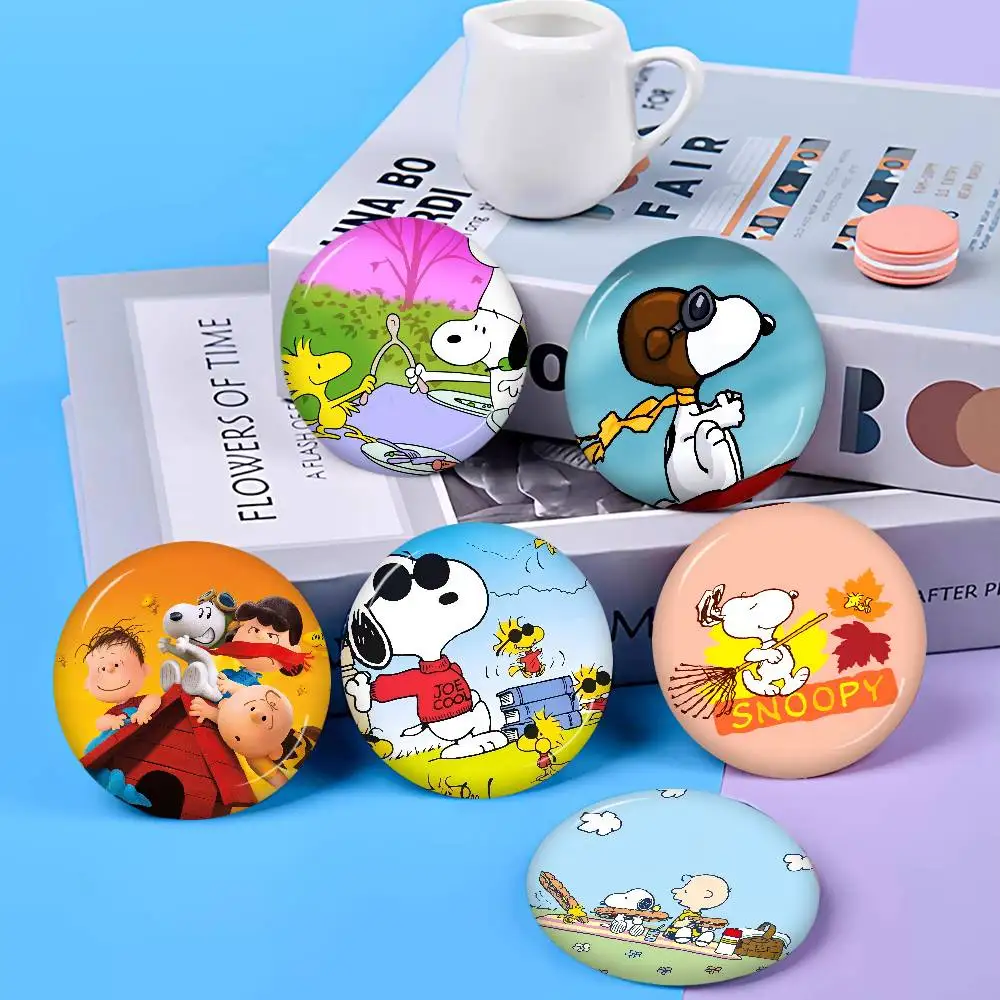Cartoon S-Snoopy Tinplate Pin Button Custom Anime Role Old-school Brooch Cartoon Collar Badge Jewelry Gift Fans