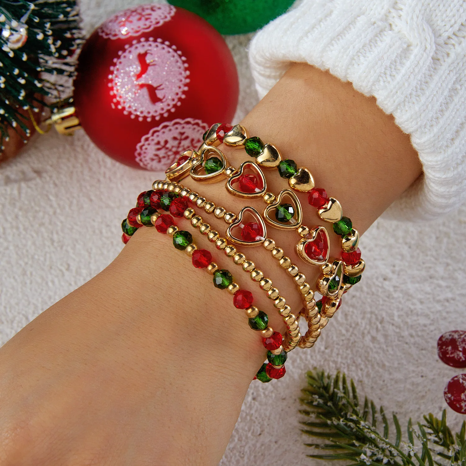 Weihnachtliches Mehrschichtiges Armband-Set mit Bunten Acrylperlen für Frauen, Niedliche Weihnachtsmann- und Schneemann-Anhänger, Weihnachtsparty-Schmuck – Detail 4