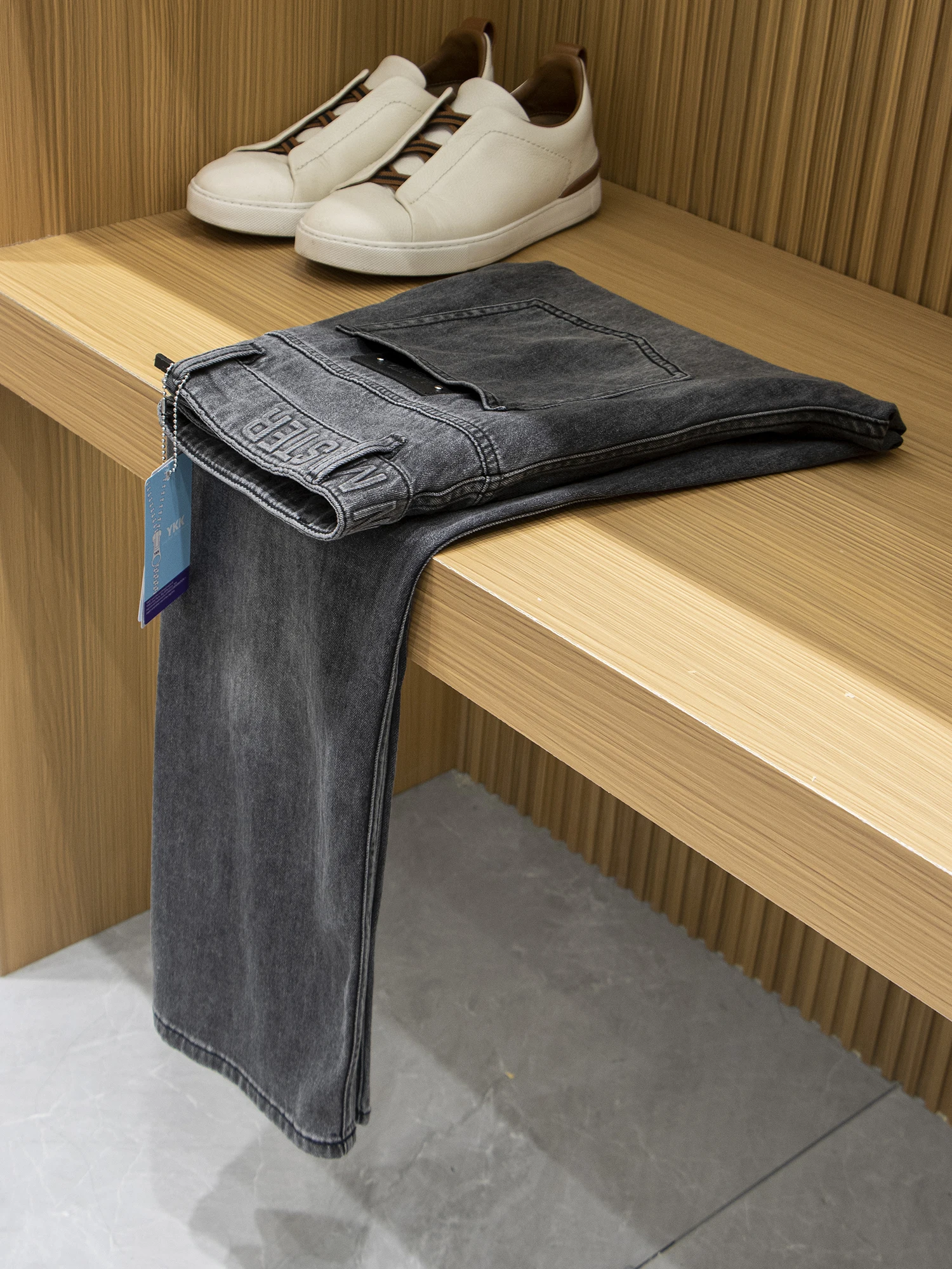 

Coolmax Sweat Absorbent Lightweight Men's Summer Loose Straight Leg Jeans Comfortable Modern Style Thin Denim Fabric Youth Jeans