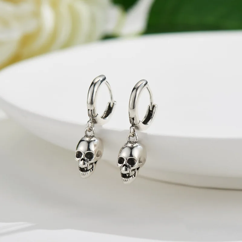 Silver-Plated Skull Earrings Gothic Ghost Head Hypoallergenic Earrings for Men and Women Punk Rock Trendy Halloween Jewelry