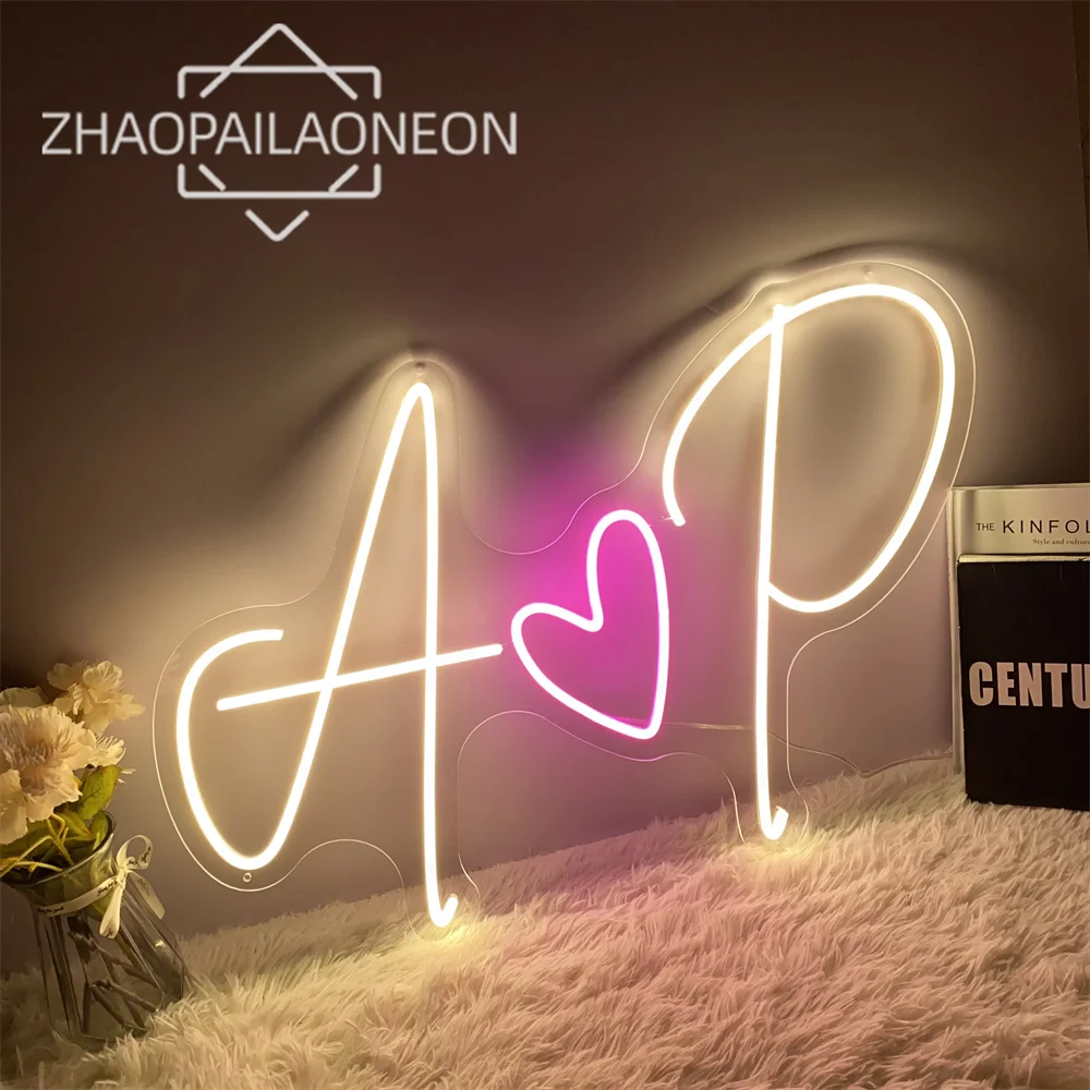 Imagem -02 - Iniciais Personalizadas Coração Led Neon Sign Lamp Sobrenome Nome do Casal Night Light Quarto Casamento Wall Art Decor Presentes Personalizados