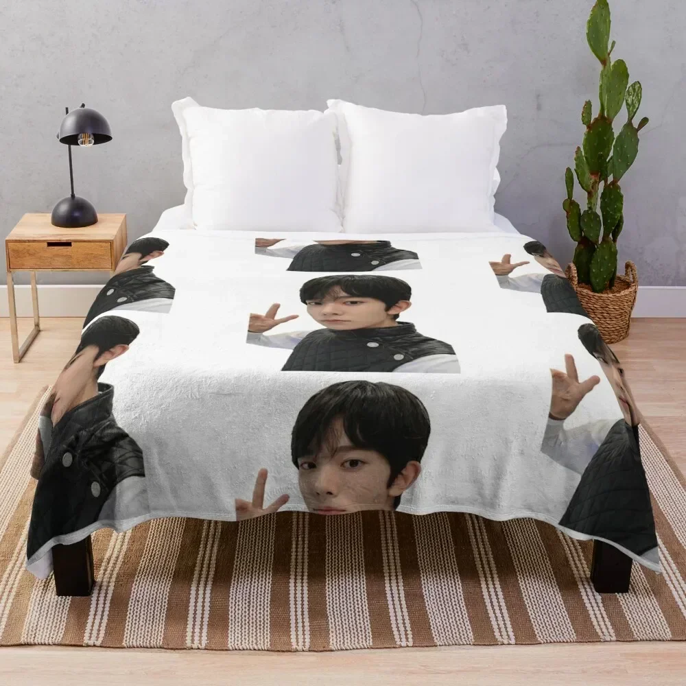 

Heeseung Selca I-LAND Throw Blanket Cozy Throw Blanket Birthday Gift for Him Her
