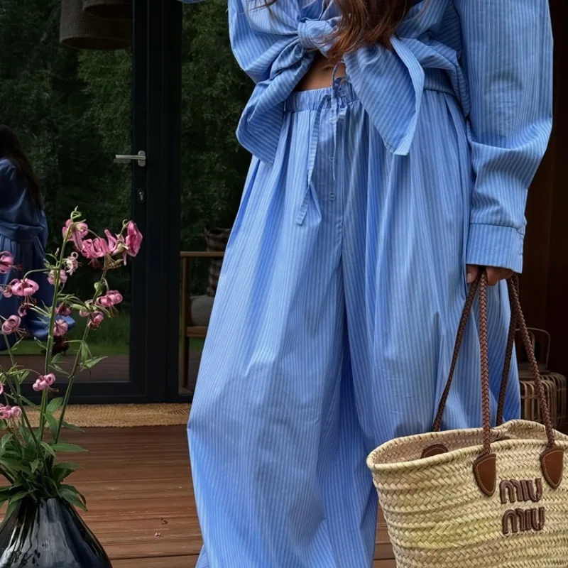 Damen Blau Gestreiftes 2-Teiliges Outfit Lockeres Langarm-Hemd mit Knöpfen Hochgeschnittene Jogginghose Lässiges Übergroßes Loungewear-Set – Detail 17
