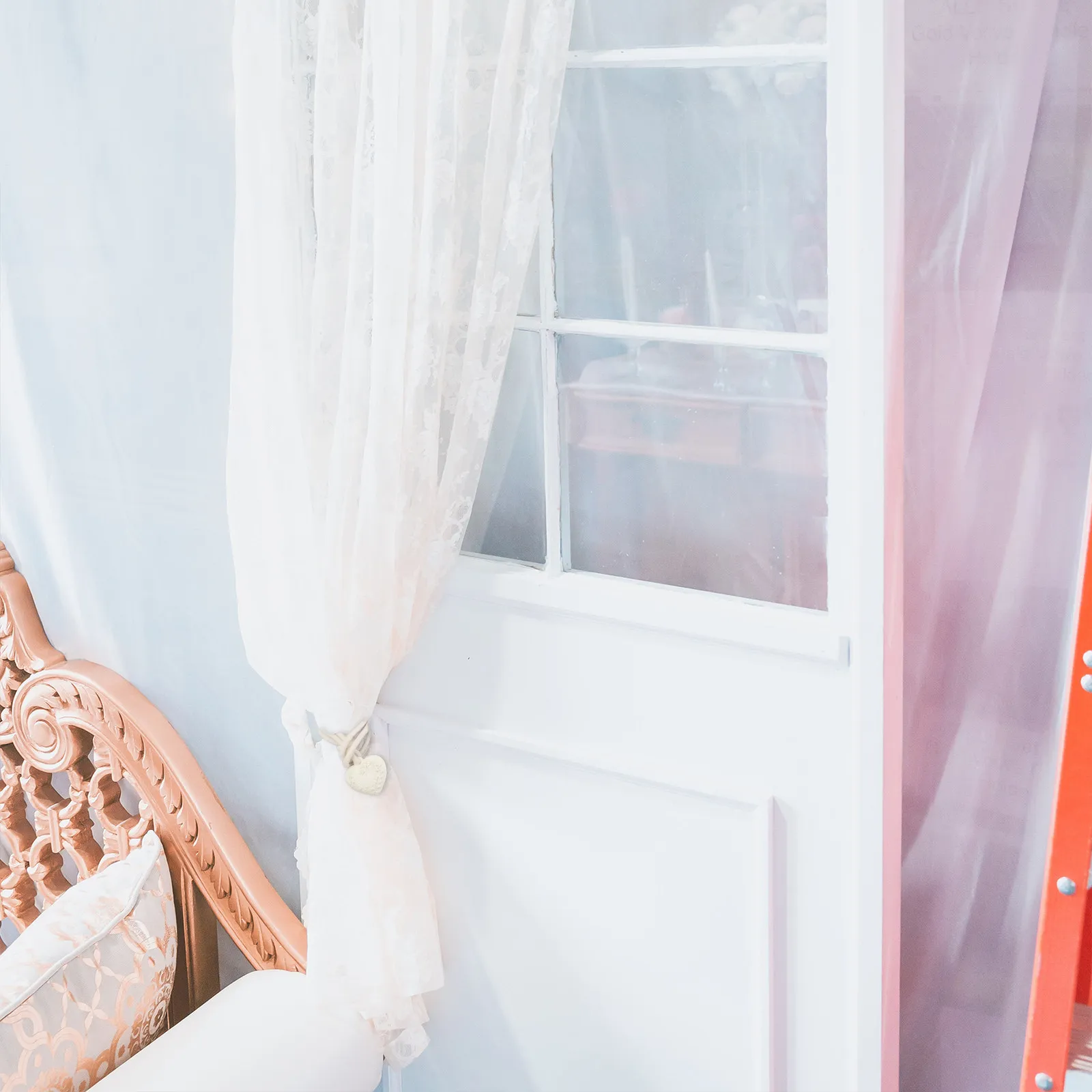 

2 шт. подхватов для штор с белым сердечным дизайном, без необходимости сверления, для декора окон в гостиной и спальне, шнурки-ремни для штор