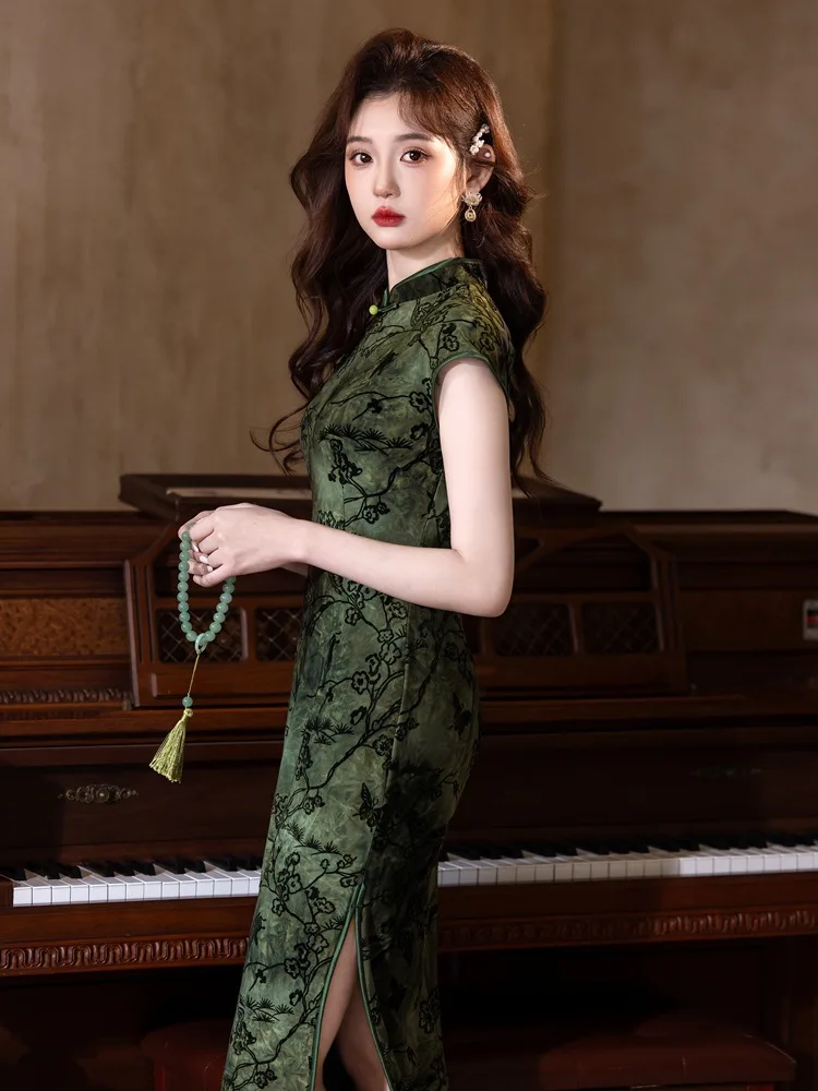 

Зеленое ретро-платье-ципао в новом китайском стиле, улучшенная модель без рукавов, женское, весна-лето 2026, новинка для повседневной носки