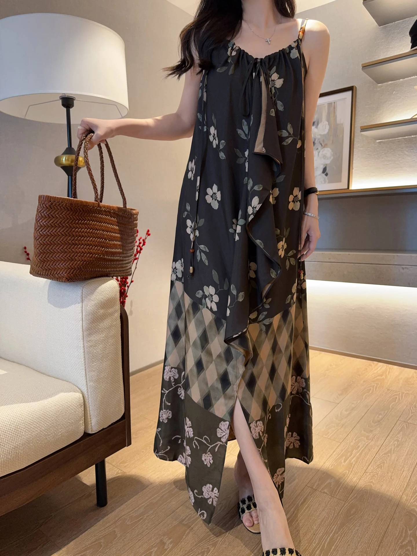 

Elegant Vacation Style Loose Fit Copper Ammonia Silk Print Maxi Dress with Lace Trim Comfortable Breathable Summer New Arrival