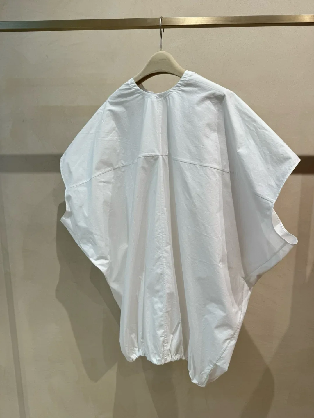 

2025 New High Quality White Short Sleeve Dolman Sleeve Blouse Tops