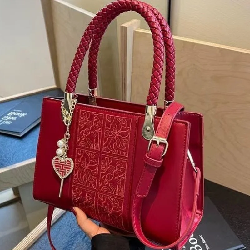 Wedding Bag Red Style Embroidery Bag Women2024New Fashion All-Match Shoulder Messenger Bag Bridal Handbag