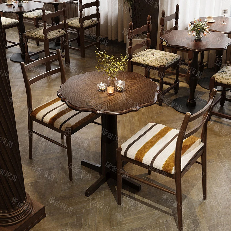 Nordic Retro Café Table Modern Solid Wood Western Restaurant Café Table Chair Set Creative Restaurant Commercial Furniture FYCT