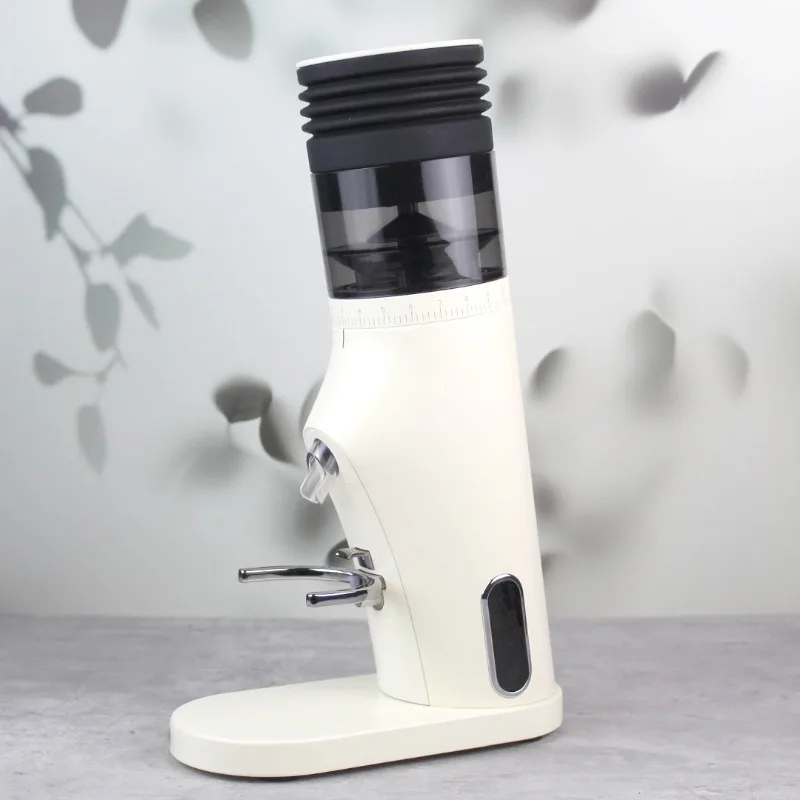 

The bean grinder cleans the blasted bean warehouse, blows air to prevent residual powder, and presses the air-blown small bean