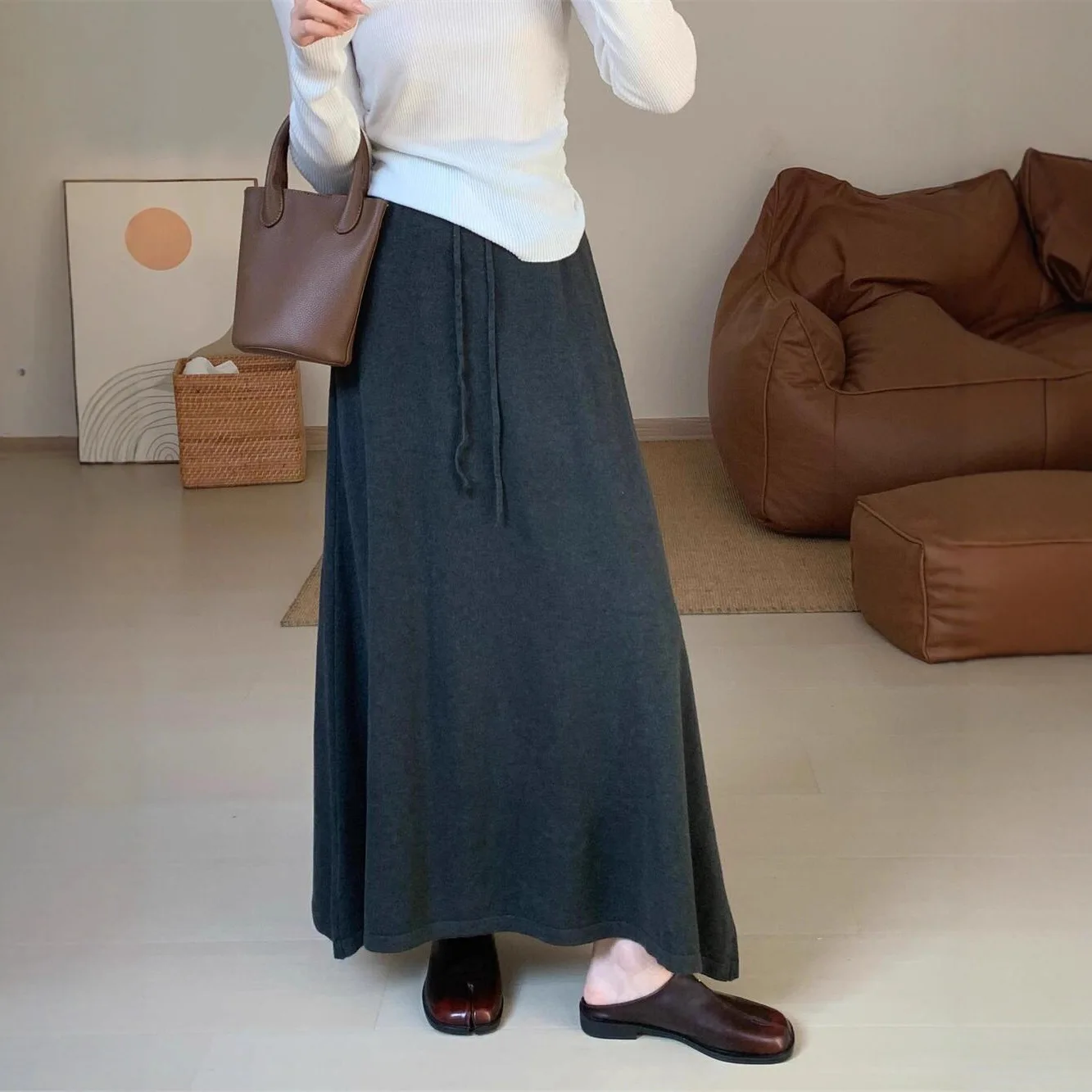 

2025 зимняя теплая трикотажная юбка, однотонная утягивающая юбка средней длины со шнуровкой на талии, женская юбка