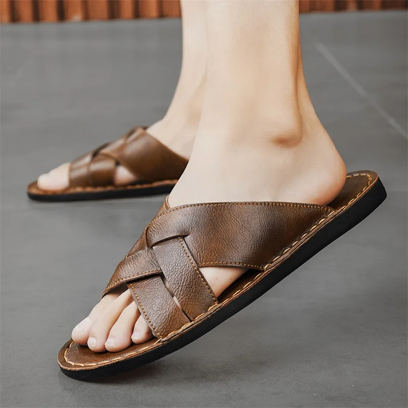 

MAEDEF Men Beach Slippers Summer Sandals Comfortable Anti Slip Lightweight Flip Flops for Man Beach Shoes Breathable Men Sandals