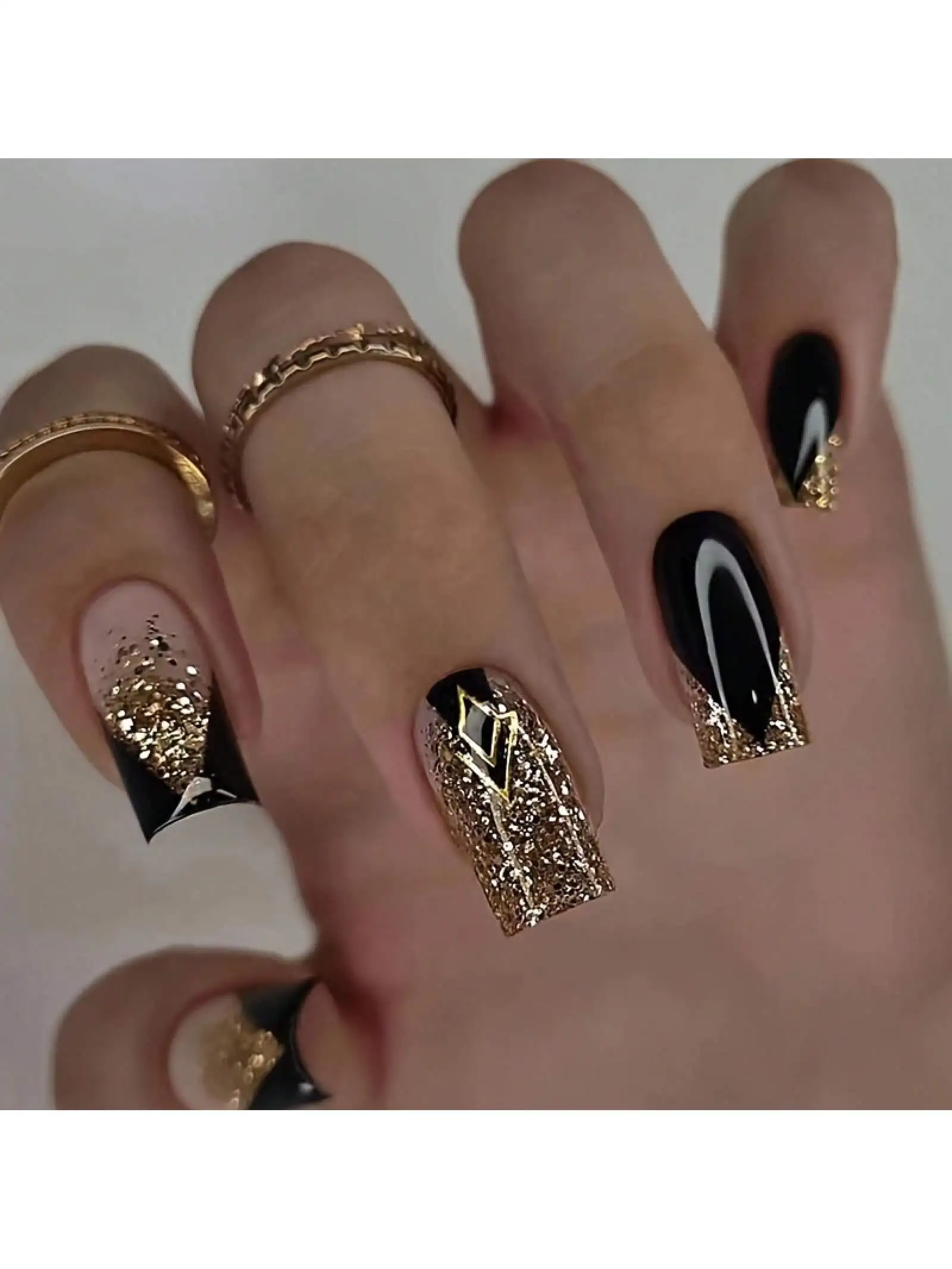 

24Pcs Black Gold Press On Nails, Sweet Cool Style Fake Nails with File & Adhesive for Women