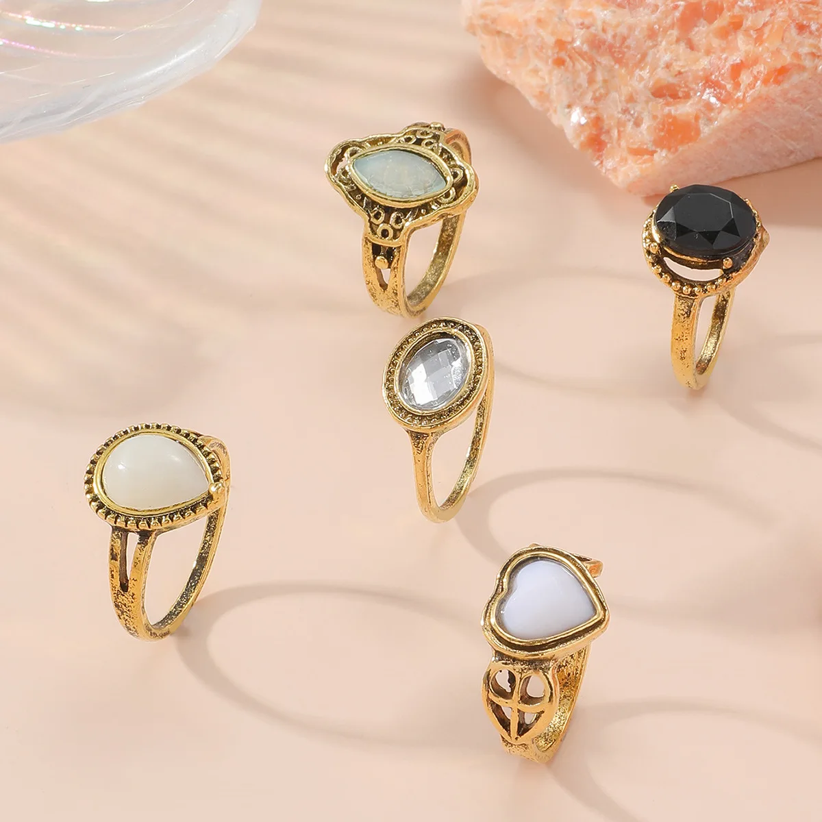 European and American retro love inlaid gem temperament fashion high sense court style women's five-piece ring retro ring