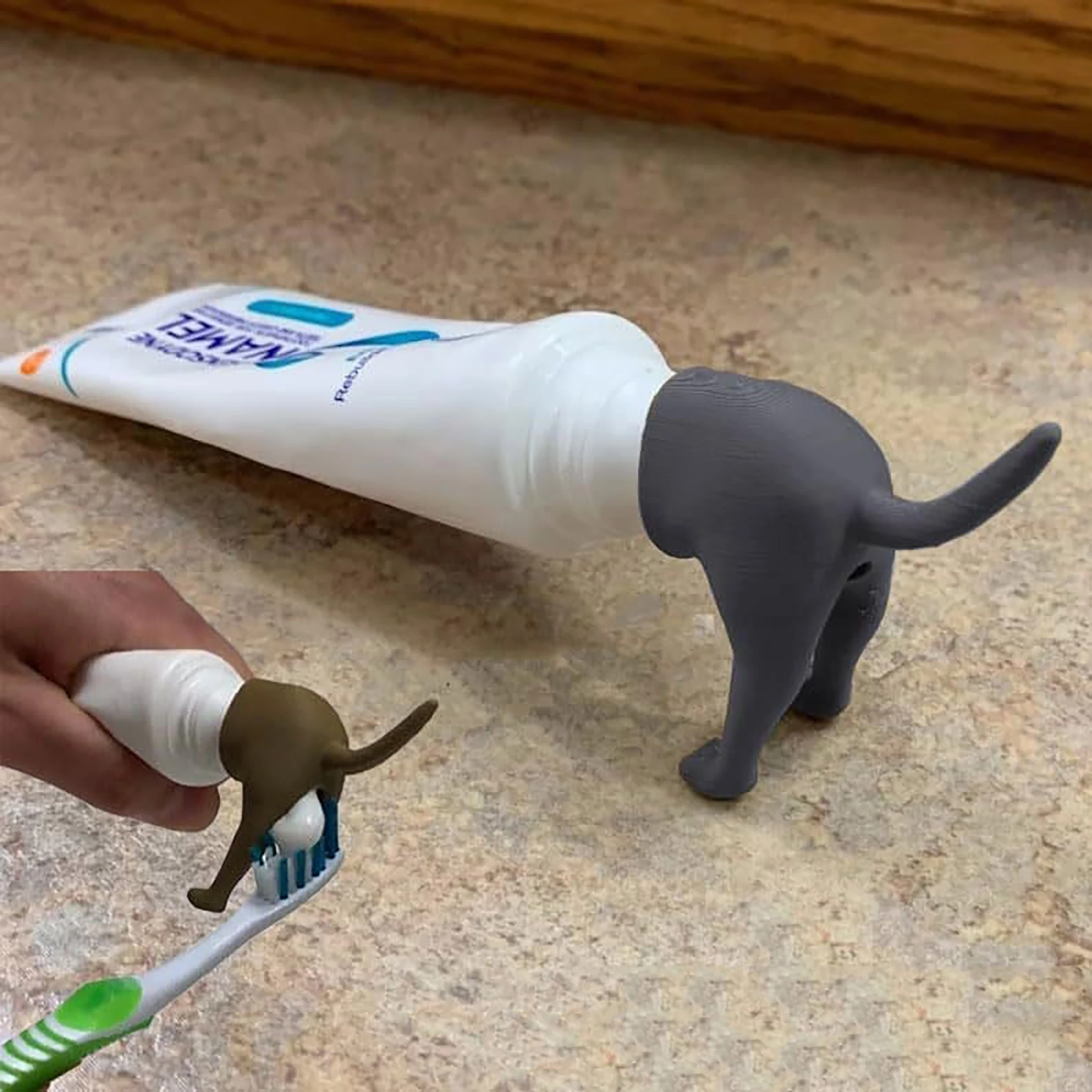 Dog Butt Toothpaste Defecates, Dog Pranks, Squeezes Toothpaste, Washes Up