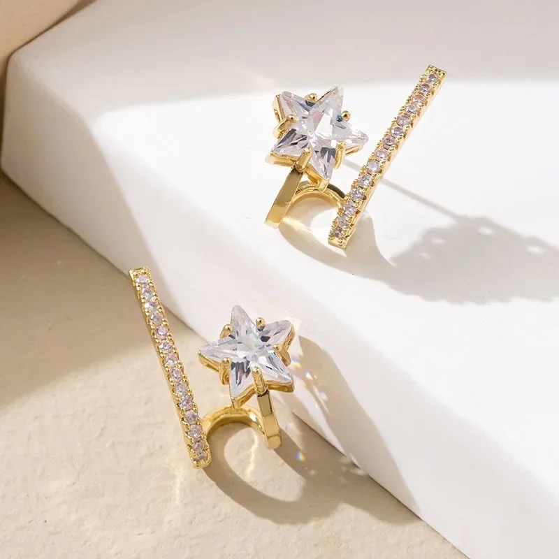 Korean Version of The Shiny Stars Zirconia Asymmetric Stud Earrings Women\'s Delicate Jewellery Accessories Holiday Party Gifts