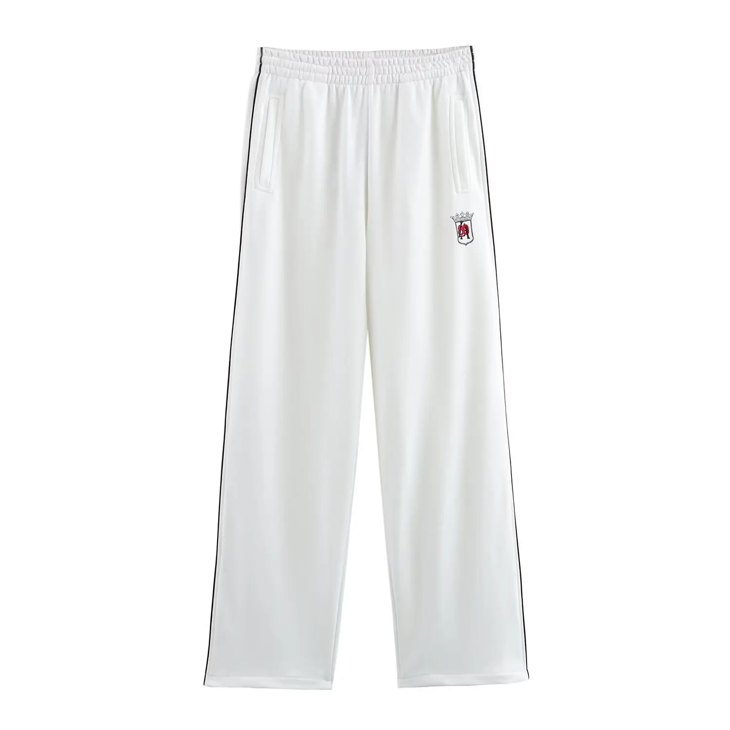 التطريز الفني يلتقي النمط اليومي. يرفع هذه البنطال الكلاسيكي لخزانة الملابس الكاجوال بسهولة. #2