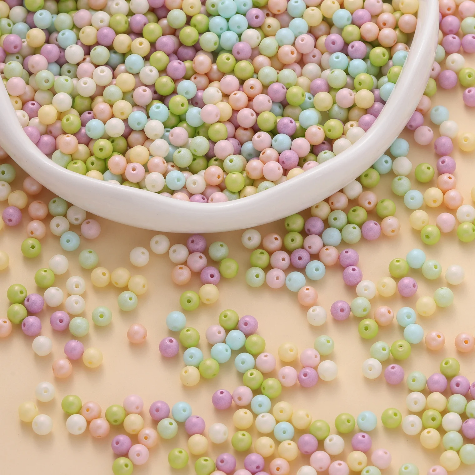 50 pz Perle di Vetro Colorate 5mm Sfera Rotonda Branelli Allentati Del Distanziatore Per Il Ricamo Gioielli FAI DA TE Che Fanno Braccialetti Collane Per Artigianato
