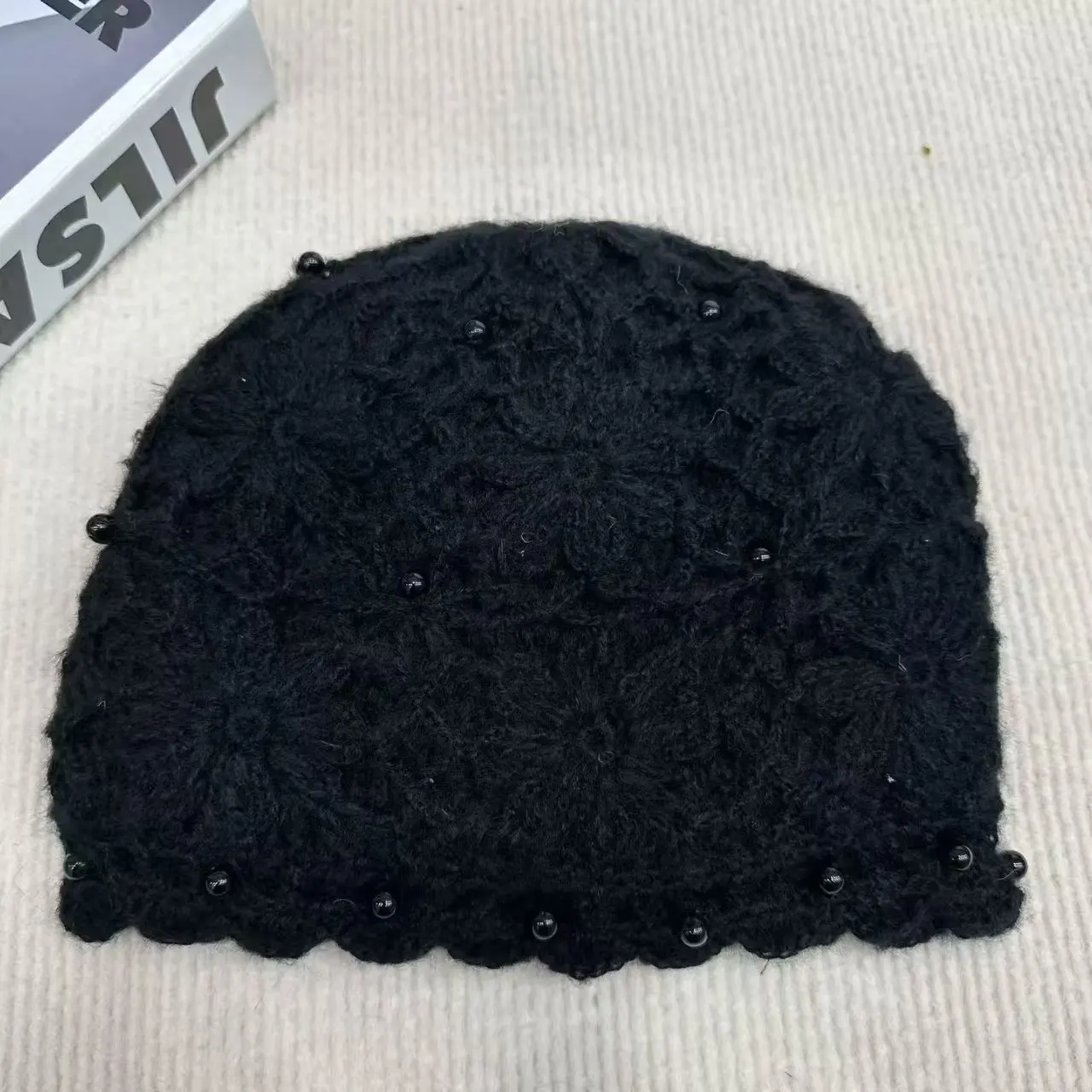 Fashionable youthful lace trim slim-fitting woolen hat hand-knitted, perfect for autumn and winter