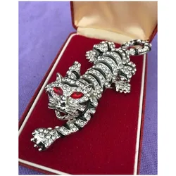 Tiger Brooch Men's Jacket Animal Fixed Pin Domineering and Creative Design Metal Jewelry Chest Flower