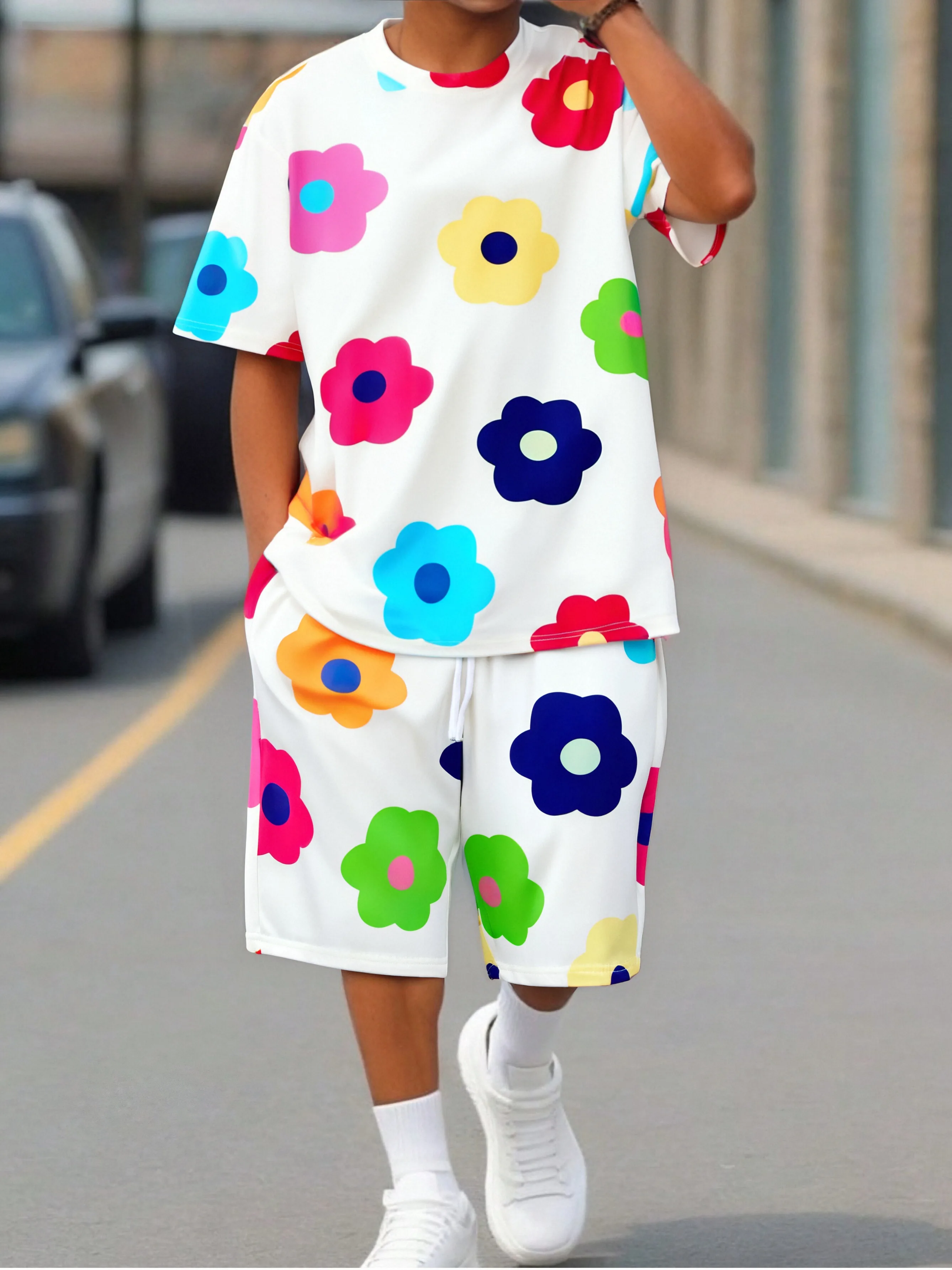 

Men's Colorful Flower All over Print Casual Set 2 Piece Crew Neck Short Sleeve T-Shirt & Drawstring Shorts Outfit