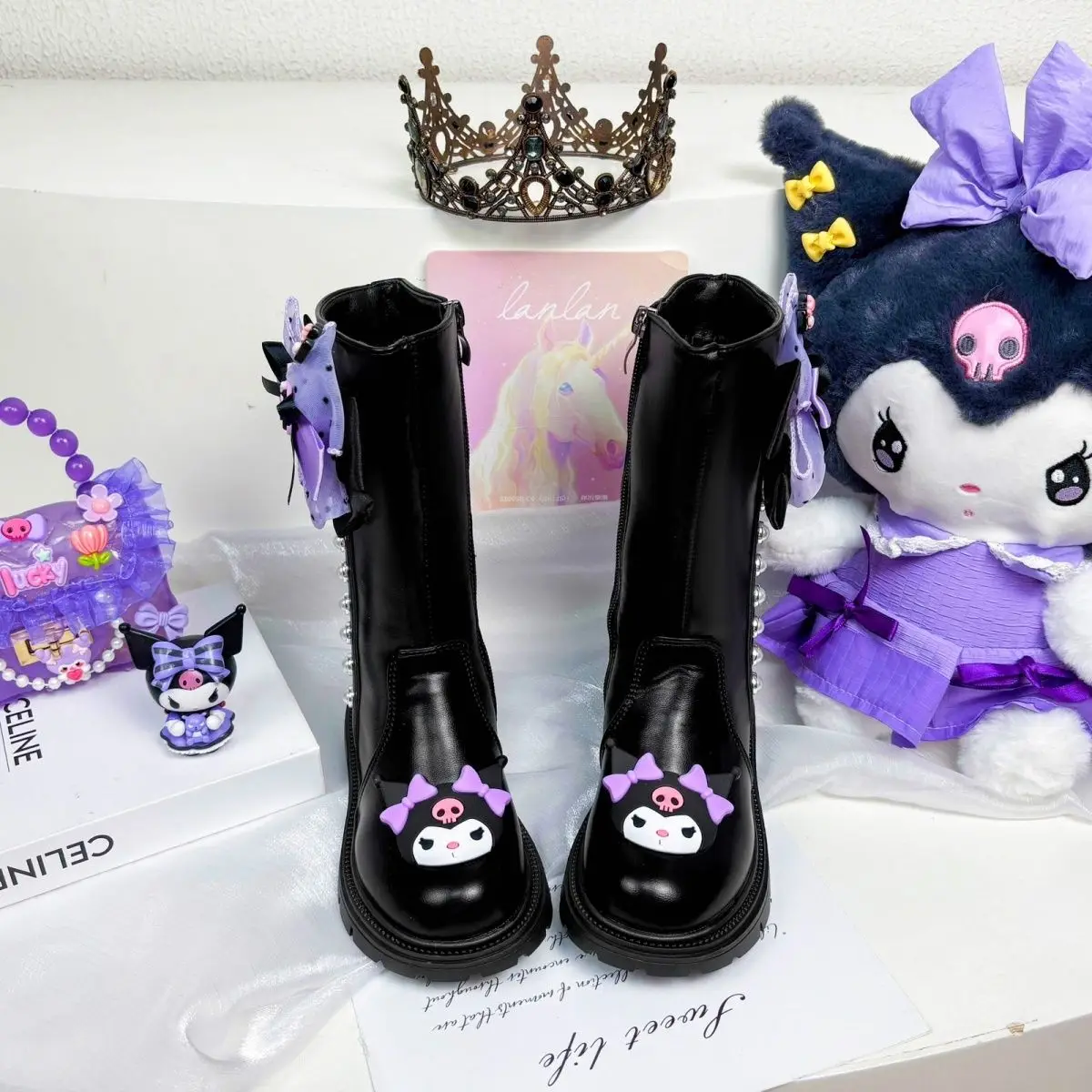 

Kawaii Kuromi Sanrio/Хлопковые сапоги для девочек, осенне-зимняя студенческая теплая хлопковая обувь с героями мультфильмов, детская длинная обувь на плоской подошве, подарок на день рождения