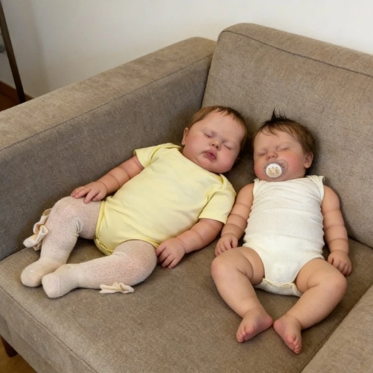24 Inches  Newborn Baby Doll  Reborn Pickle 3D Skin Multiple Layers Painting Collectible Lifelike Art Dolls