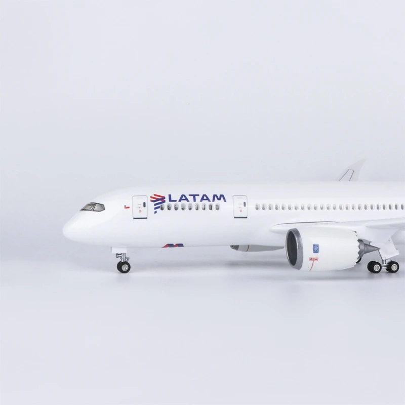 47CM B787 Dreamliner Model Plane Toy 787 Chile LATAM Airline Diecast Airplane W Light and Wheel For Collection Gifts