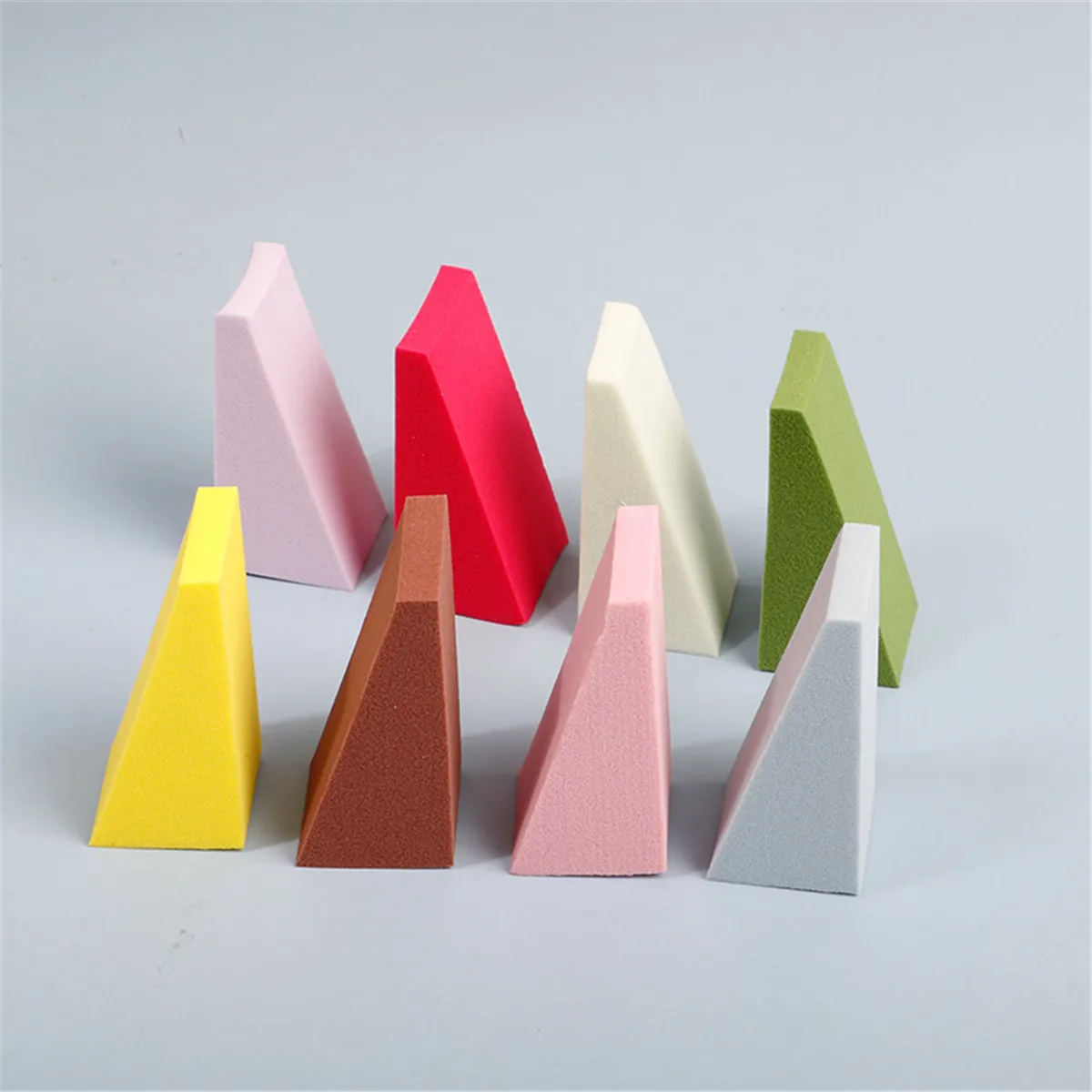 50Pcs 웨지 모양의 메이크업 스펀지 세트, 파운데이션 믹싱용 메이크업 스펀지, 멀티 컬러 메이크업 스펀지, 라텍스 프리 습식 및 건식 듀얼