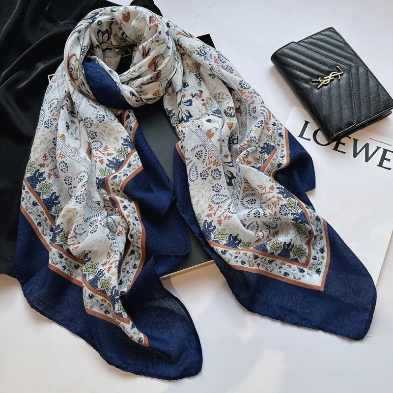 

Новый японский льняно-хлопковый дышащий квадратный платок для женщин 130x130 см. Элегантный и универсальный теплый шарф-платок для любого сезона.