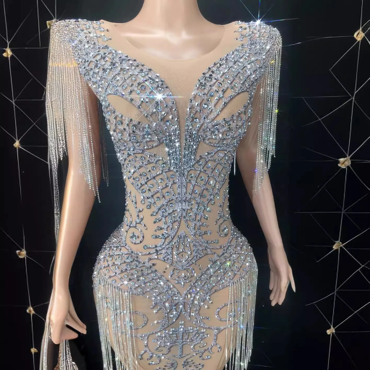 เครื่องแต่งกายวันเกิดเพชรเครื่องแต่งกายคริสตัลพู่พรหมชุดราตรีวันเกิดสีแดงพรม Party Walk Show หรูหราชุดพรหม