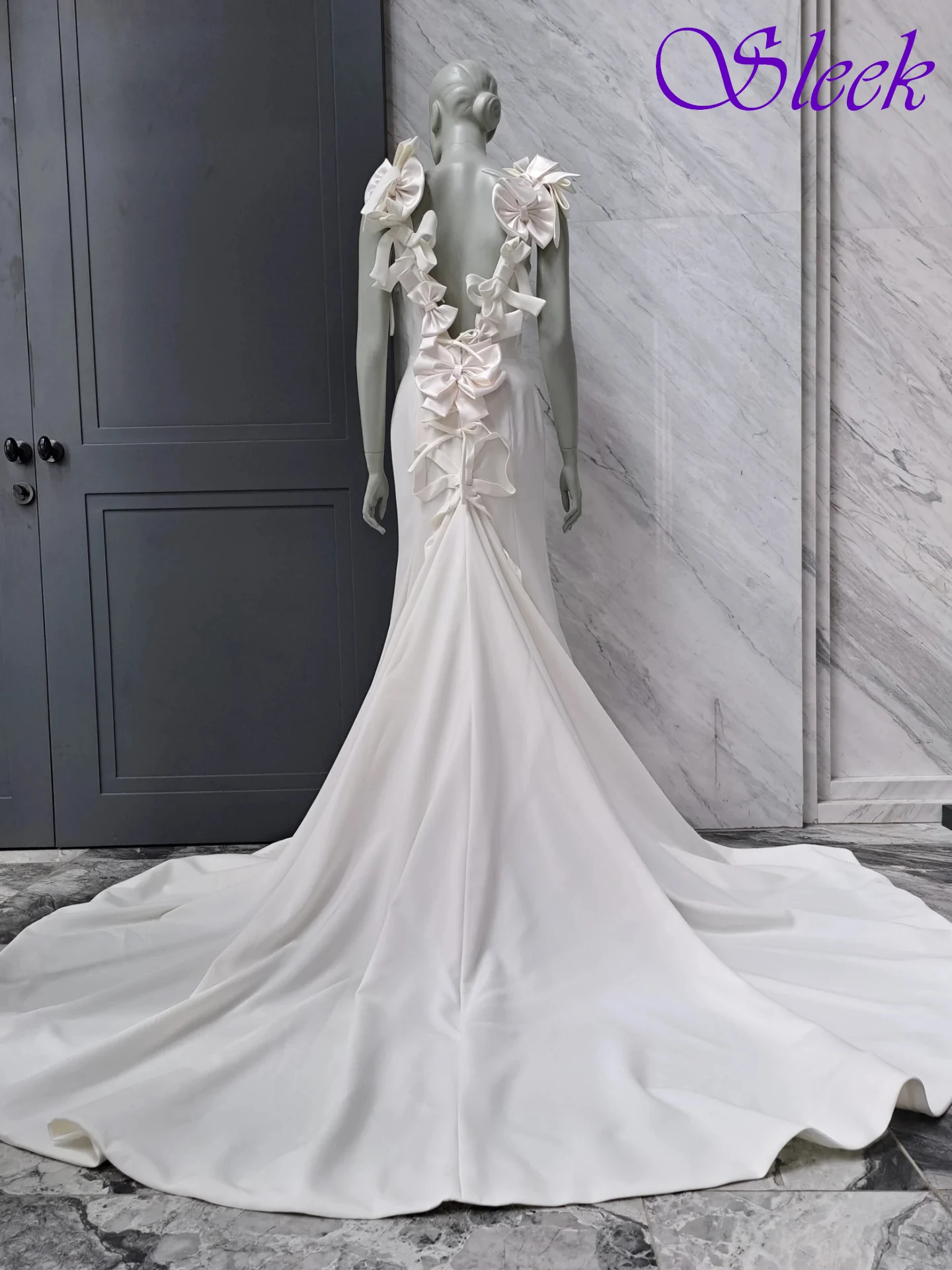 

Customized Straight Crew Neck Sleeveless Elegant Evening Dress Delicate Celebrity Gowns Temperament High Quality Bridal Gowns