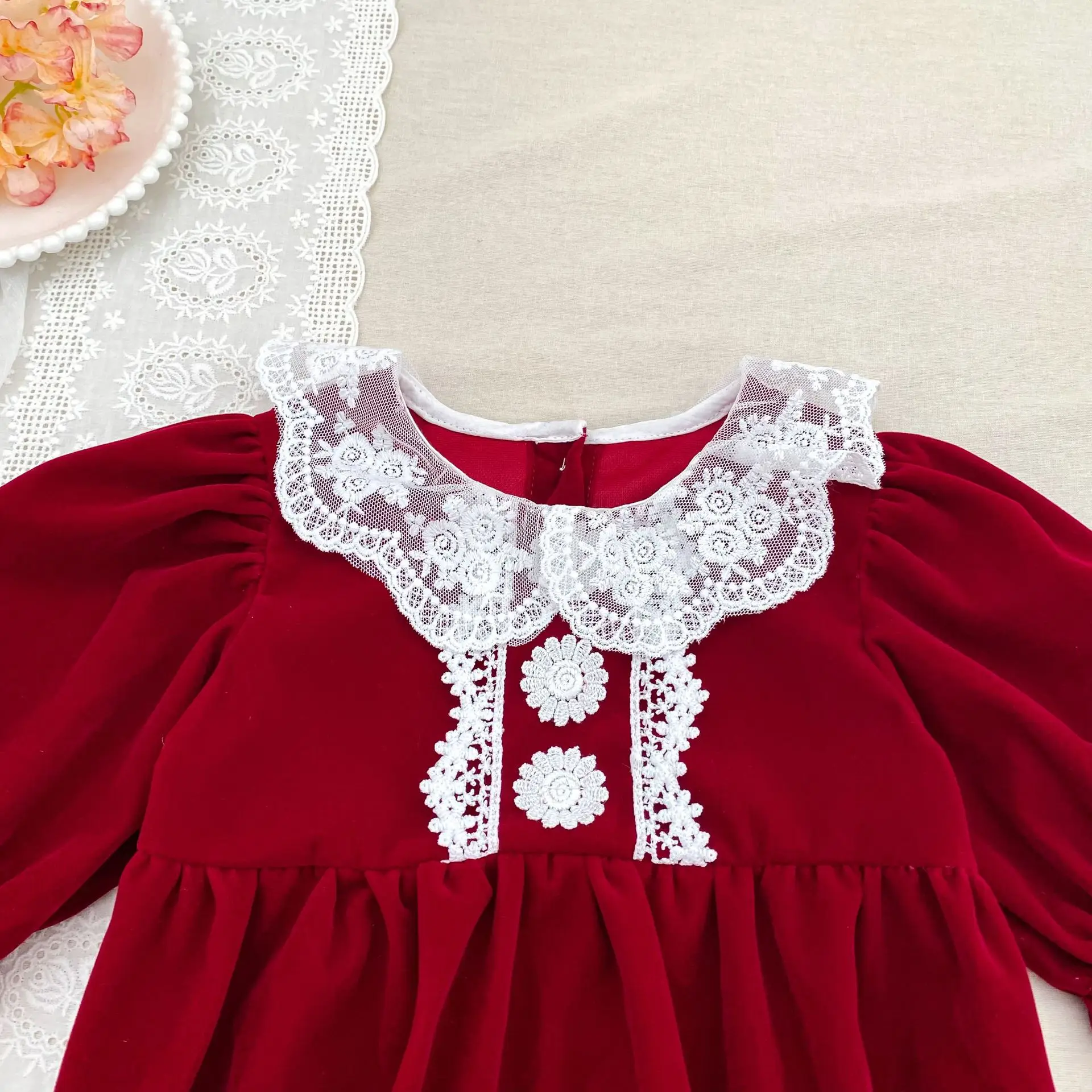 Roter Spitzen-Strampler für Babymädchen, langärmelig, Vintage-Body, Prinzessinnen-Outfit, Frühling/Herbst – Detail 7