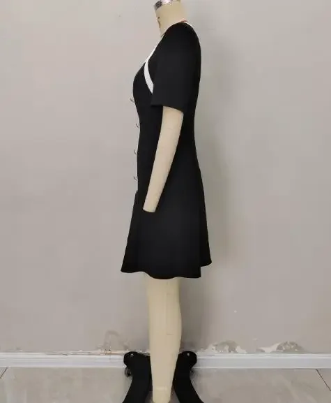 

Women Elegant A Line Dresses Fashionable Square Neck Short Sleeve Metal Buttons Single Row Multi Button Design Women's New Dress