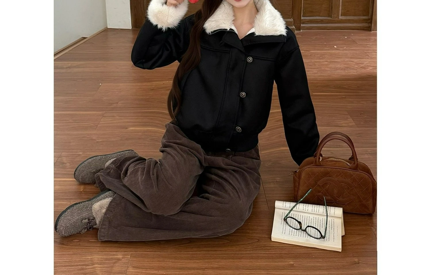 

2025 Winter New Jacket Black Short Coat Women's Slim Short Top Velvet