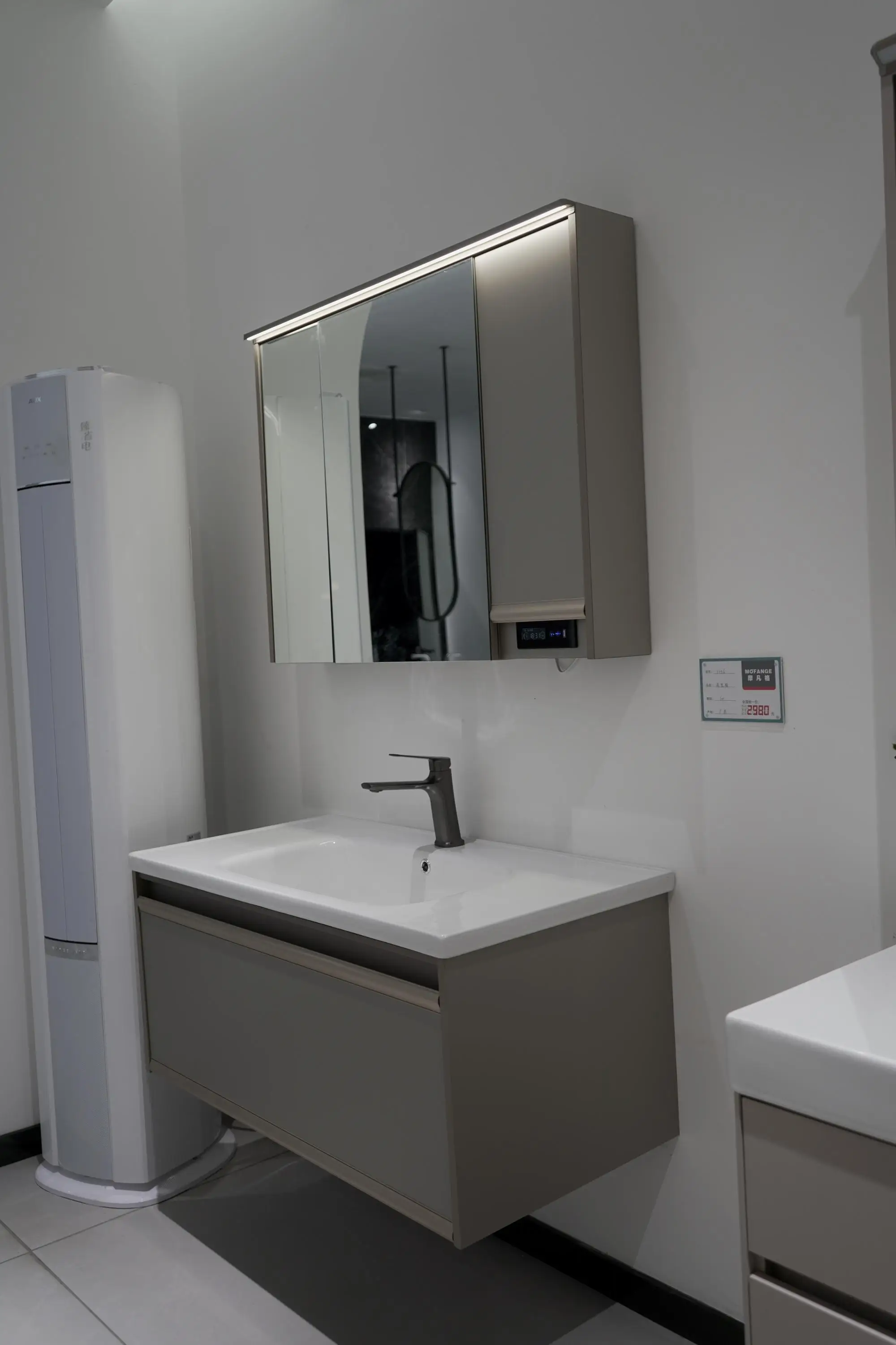 โมเดิร์น 80-120 ซม.สีเทาห้องน้ําและกระจกสมาร์ทโต๊ะเครื่องแป้งสําหรับห้องนอนและห้องรับประทานอาหารแขวนผนังออกแบบห้องน้ํา Vanity