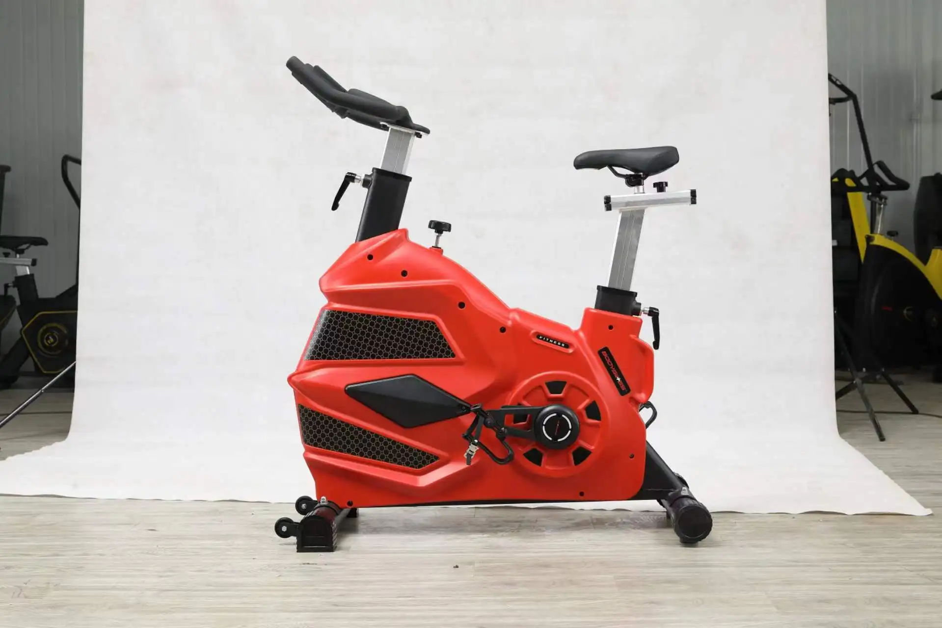 Commercial Cardio Belt Driven Spinning Bike D34 Steel Tube Belt Drive Adjustable Cardio Exercise Bike Fitness Equipment