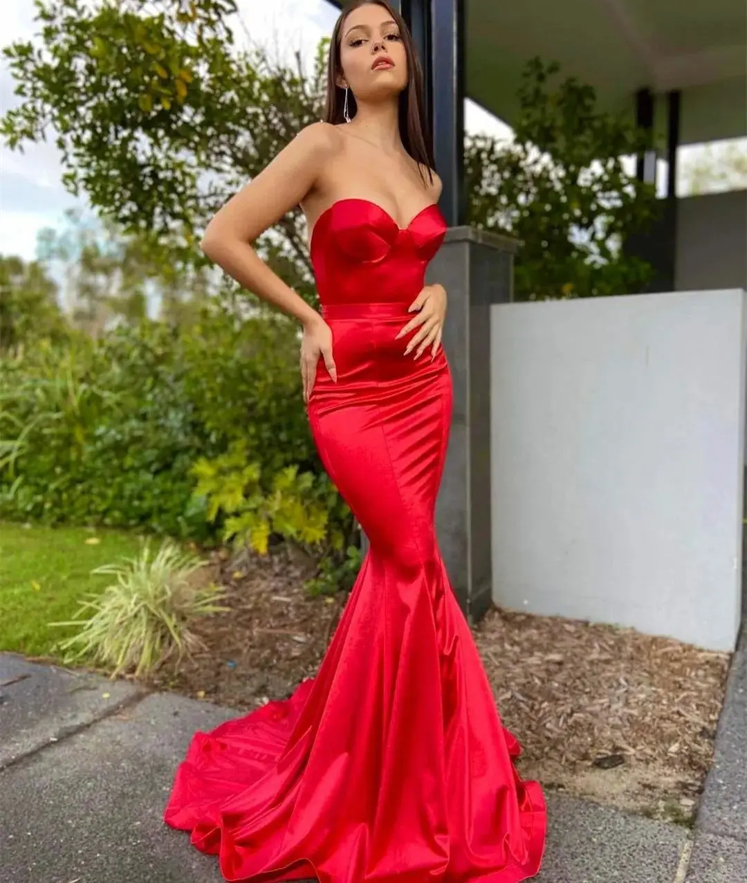 

Long Strapless Red Satin Sweetheart Prom Dresses Mermaid Wedding Dress Sleeveless Sweep Train Evening Gowns for Women 2024